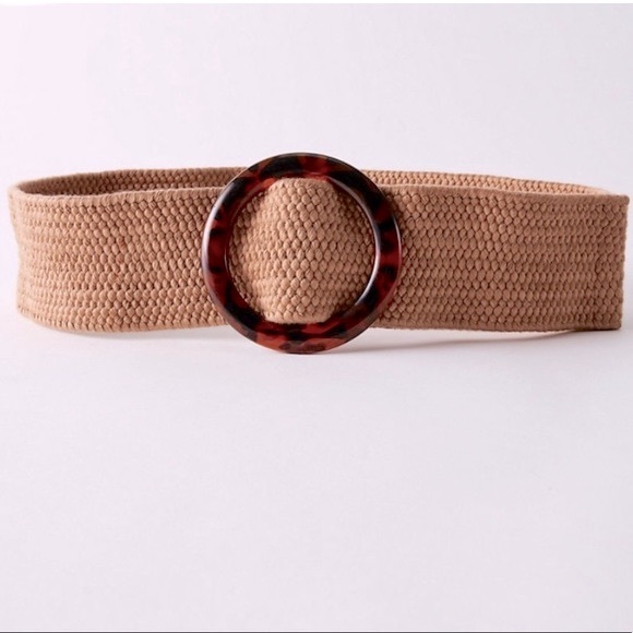 Aritzia Accessories - Aritzia Main Character Natural Stretch Belt with Wood Buckle